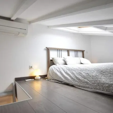 아파트 Superbe 2p Mezzanine Au Coeur Du Vieil 앙티브