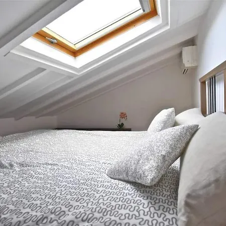 Daire Superbe 2p Mezzanine Au Coeur Du Vieil *